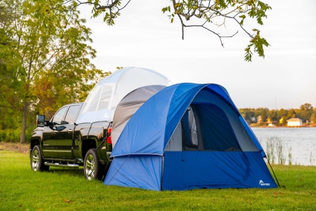 Full rainﬂy with taped seams and built-in storm ﬂap in the windows and door provide privacy and ultimate weather protection